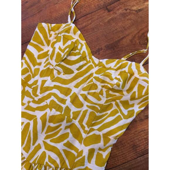 Sz S - NEW Lulus Geo Print Shorts Romper - Picture 2 of 8